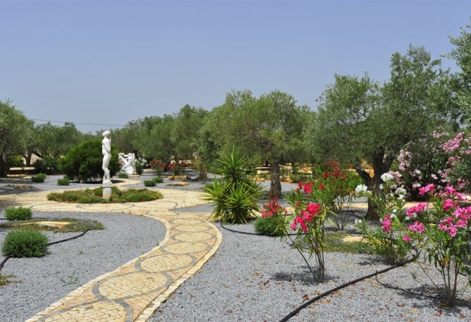 Luxury Estate with Vineyards - Land & Gardens